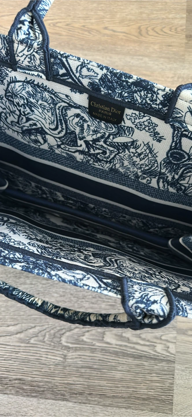 Christian Dior Book Tote - photo 3