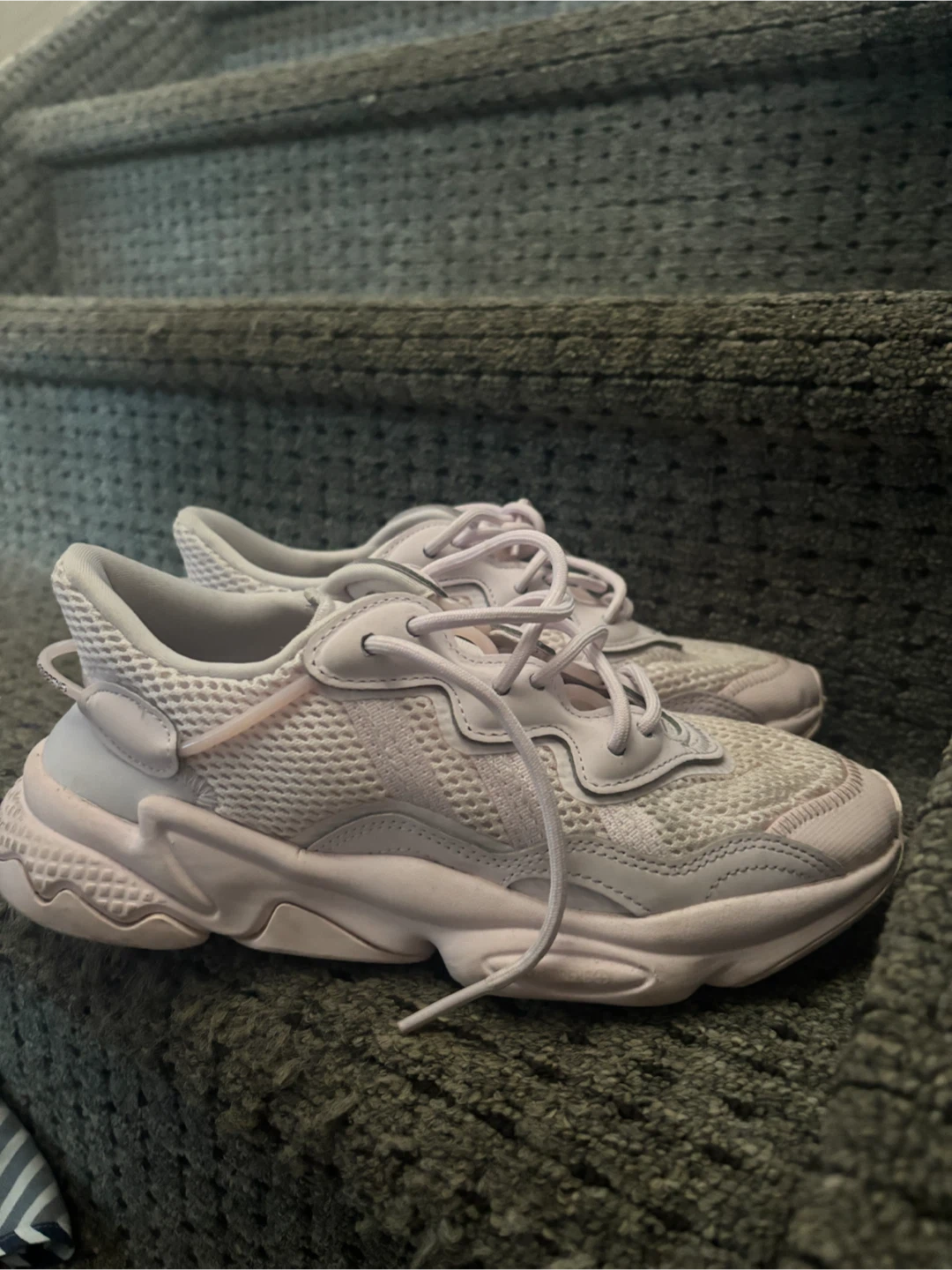 Adidas OZWEEGO sneakers - light pink