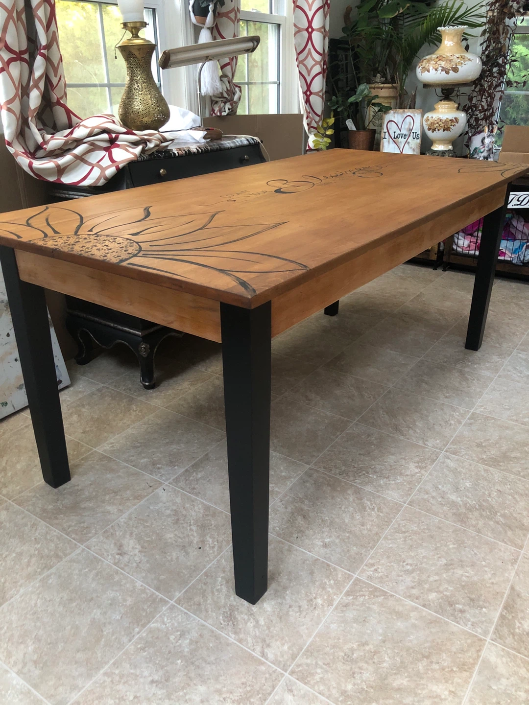 Harvey kitchen table