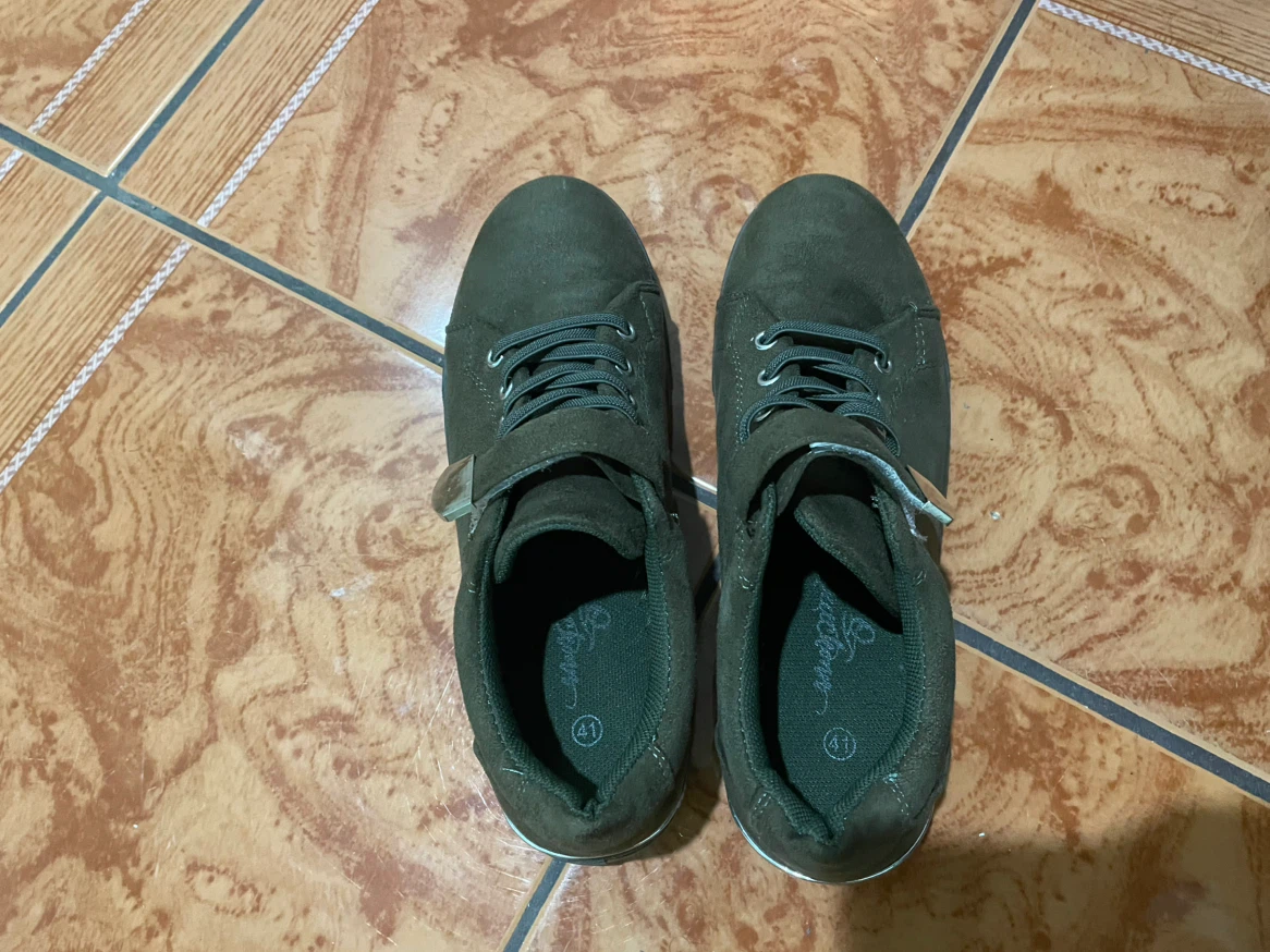 Olive Green Sneakers for women US Size 8 - photo 3