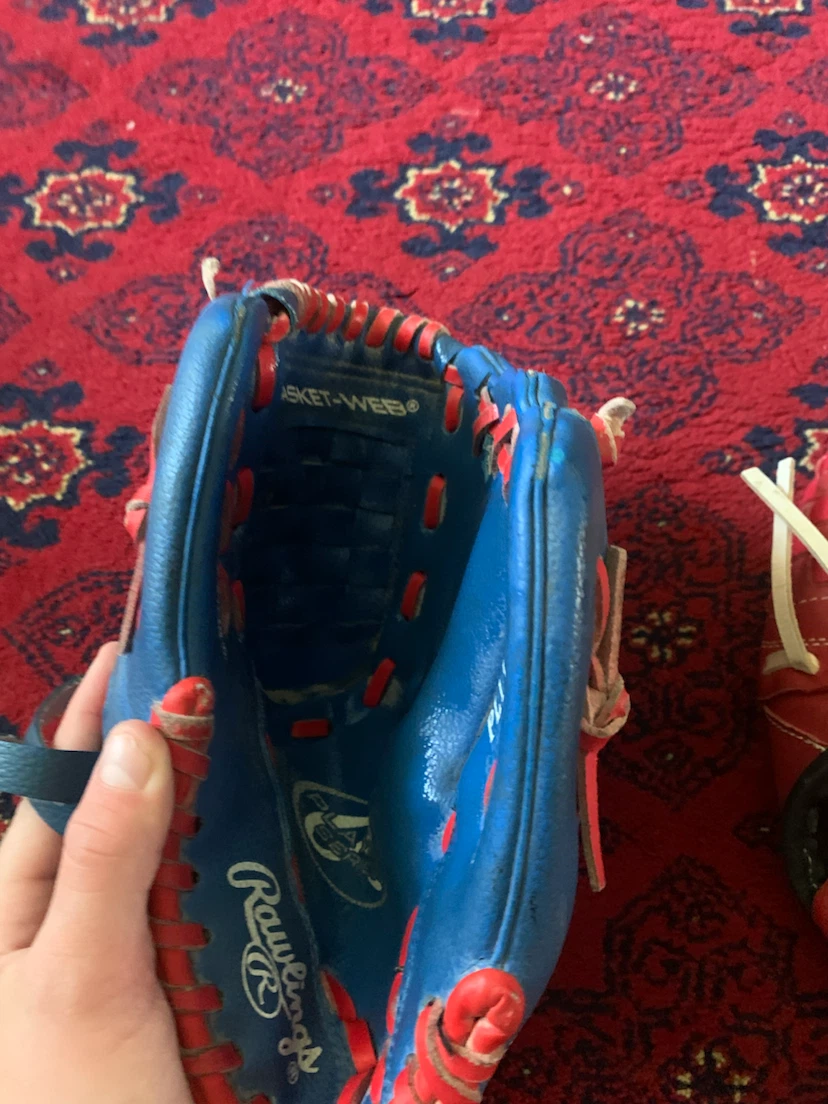 Two Rawlings Baseball Gloves - photo 3
