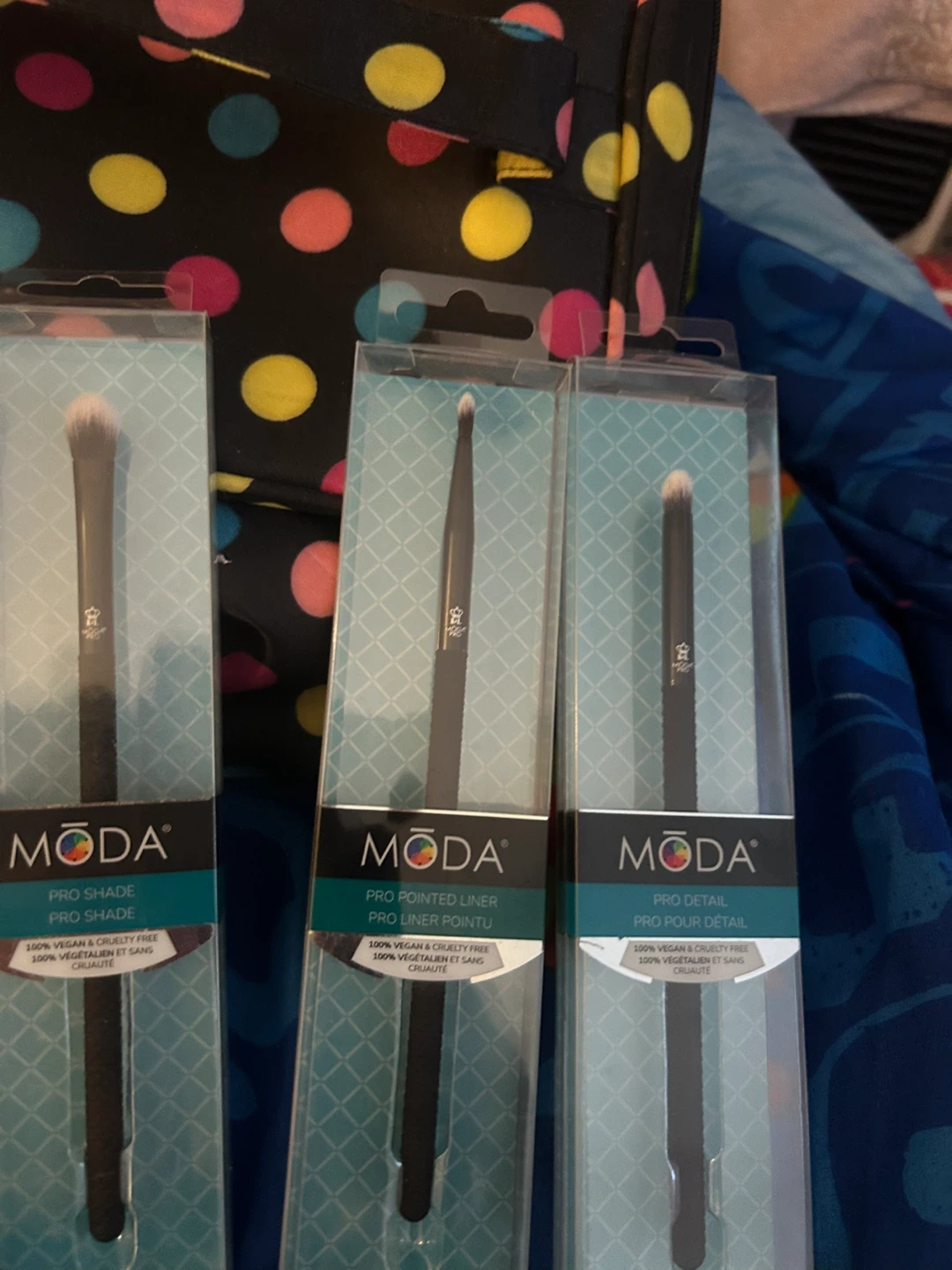 Chique 5pc Face Kit and 3 Moda Pro Makeup Brushes - photo 5