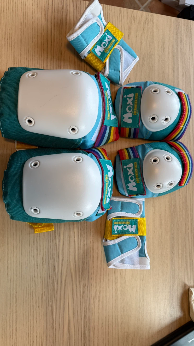 Moxi 187 Killer Pads Protective Gear Set