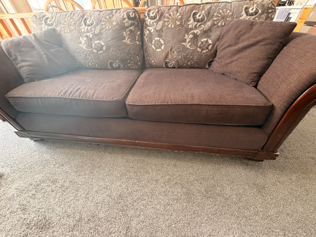 Brown patterned 4 sofa’s
