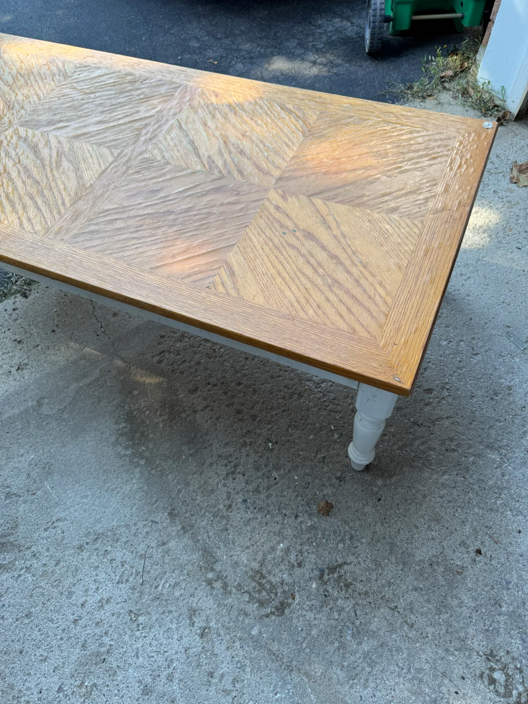 Wooden coffee table with white legs - photo 2