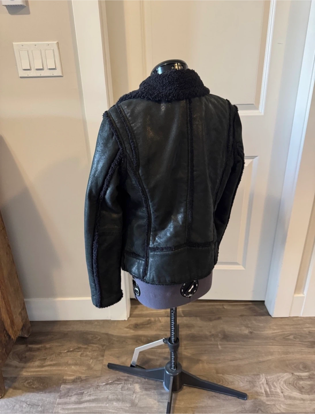 Lamb leather & Faux Shearling mauritus  Moto Jacket - photo 5