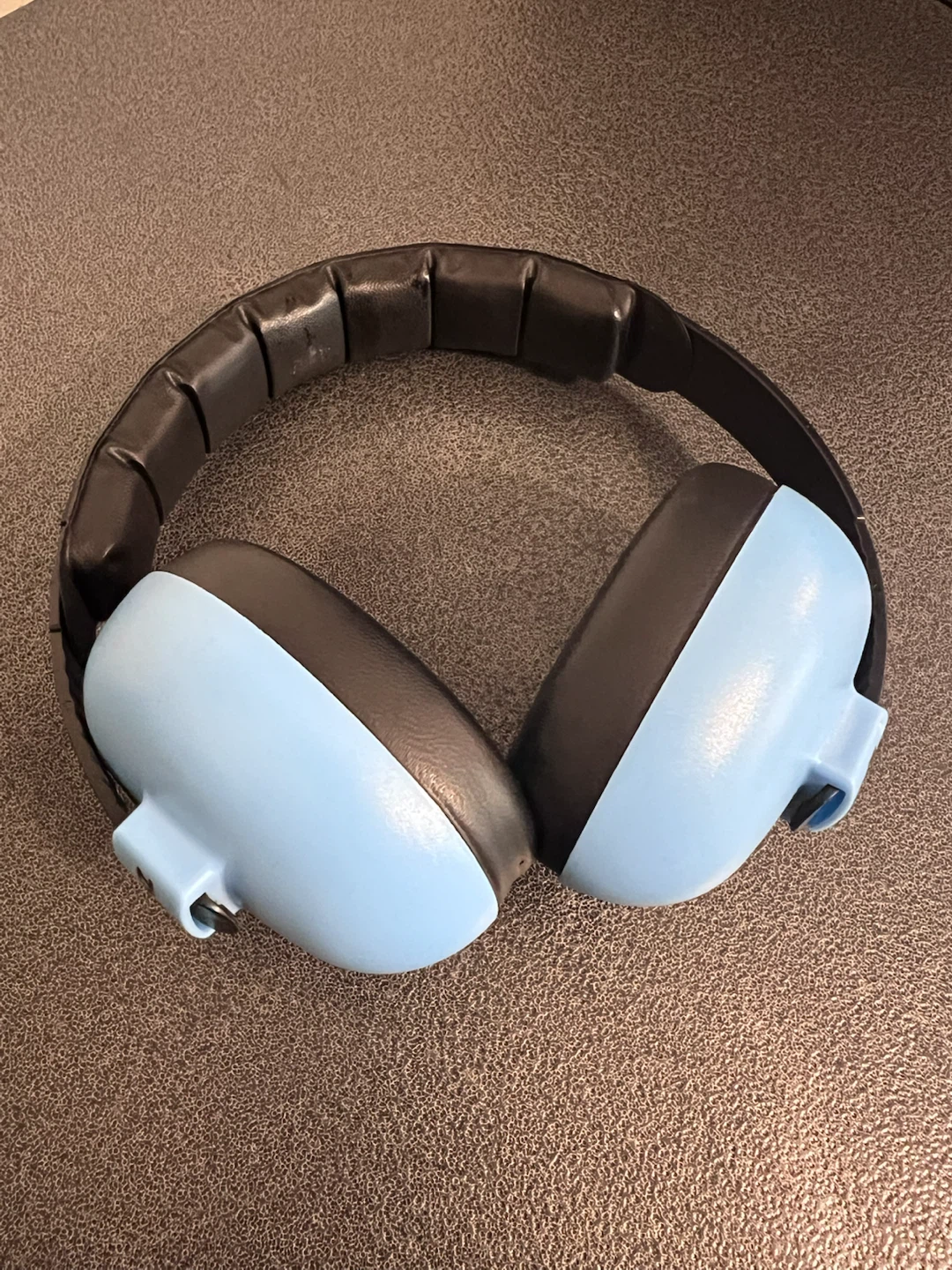 BANZ Baby/Kids Noise Reduction Earmuffs – Like New – $25 Firm