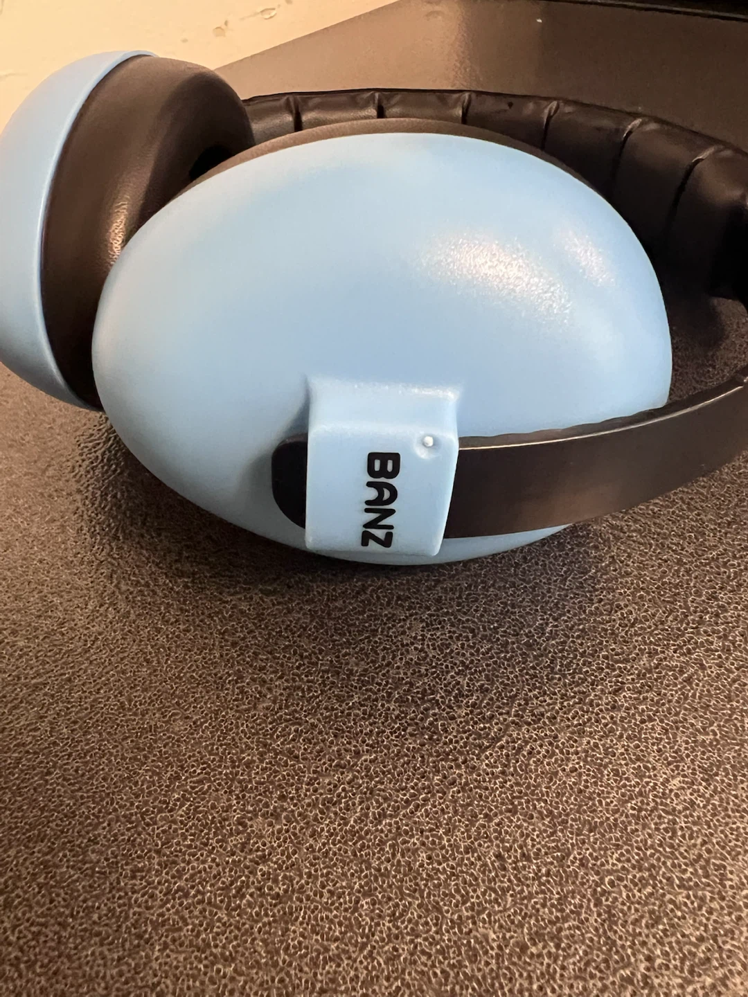 BANZ Baby/Kids Noise Reduction Earmuffs – Like New – $25 Firm - photo 2