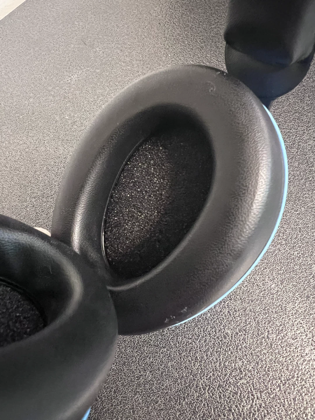 BANZ Baby/Kids Noise Reduction Earmuffs – Like New – $25 Firm - photo 4