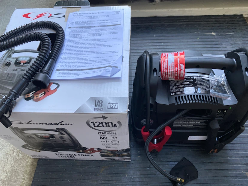 Schumacher SJ1332 Portable Power Station - photo 3