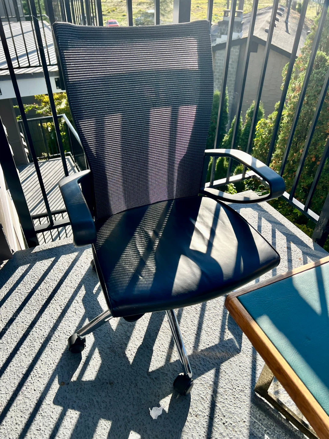 Office chair and Side solid table