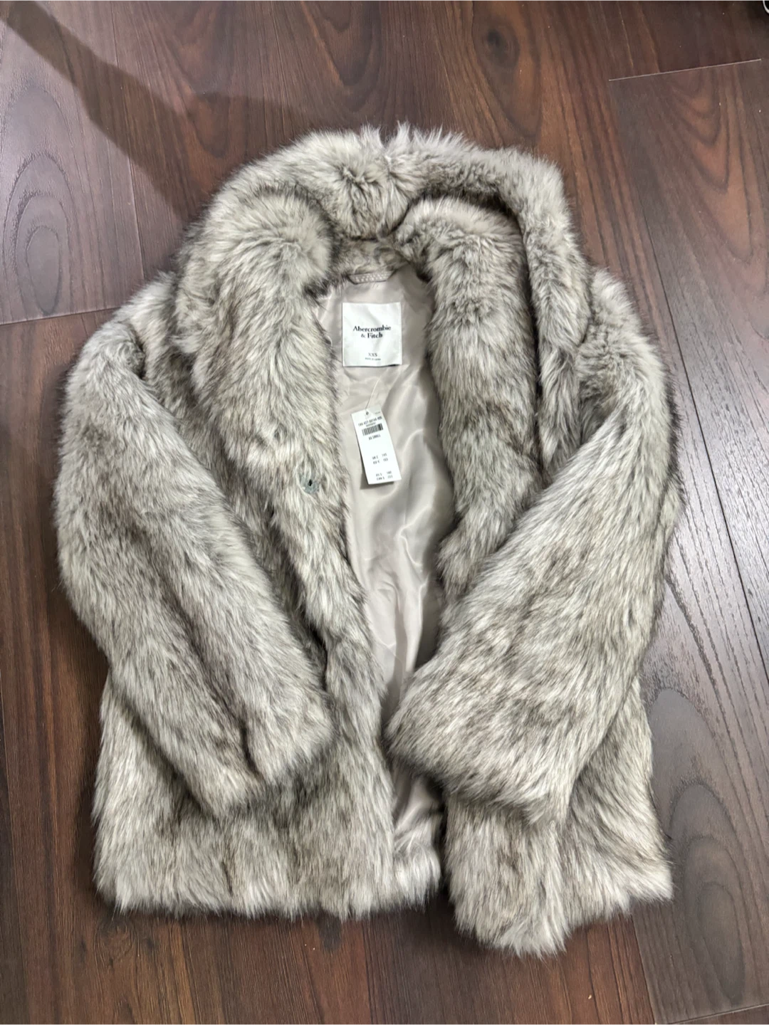 Never worn Abercrombie & Fitch Faux Fur Jacket