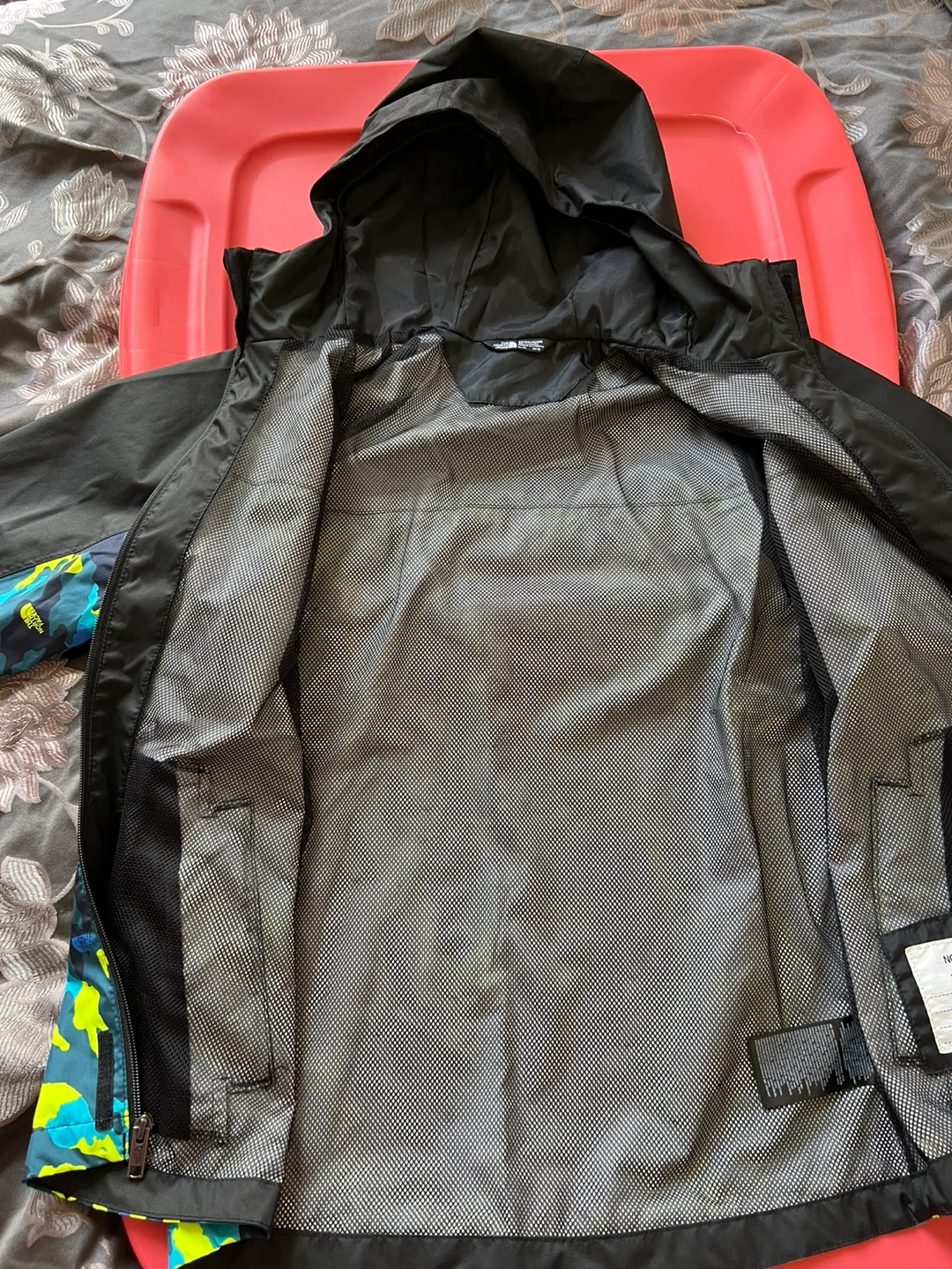 The North Face Boy Rain Jacket, youth  XL 14/16 - photo 3