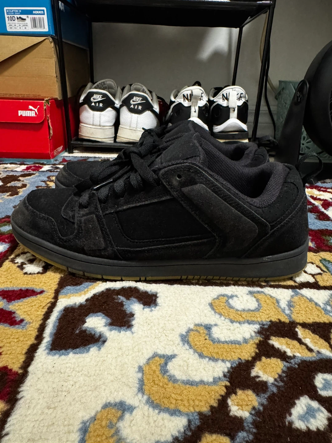 Black skate shoes size 9
