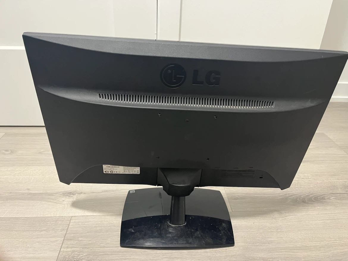 LG Flatron IPS235 23-inch Monitor - photo 2