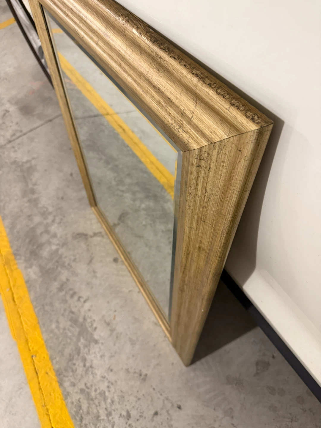 Wall Mirror with Gold Frame - photo 2