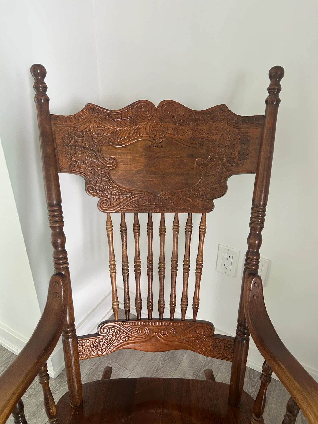 Antique Wooden Rocking Chair - photo 3