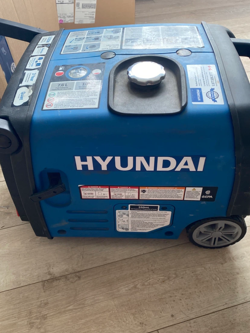 HYUNDAI 3500 WHISPER GENERATOR
