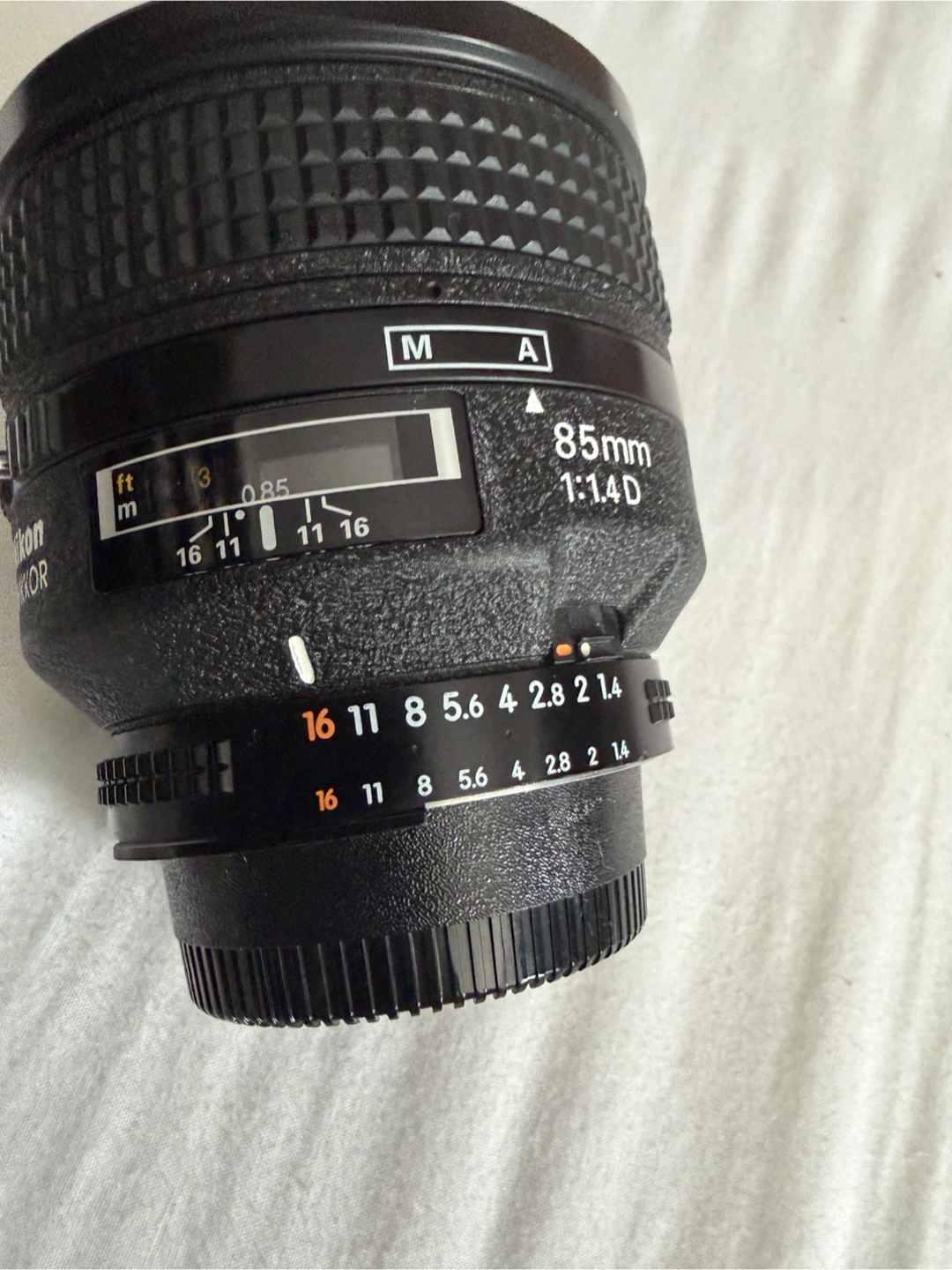 Nikon AF Nikkor 85mm f/1.4D Lens
