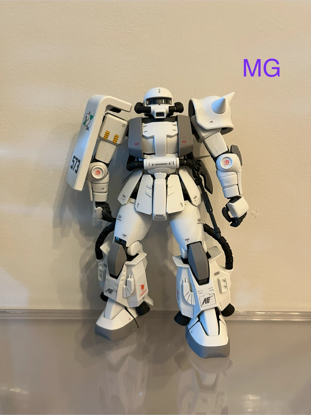 Bundle of 11 models: Bandai Gundam Model Kits RG and MG
