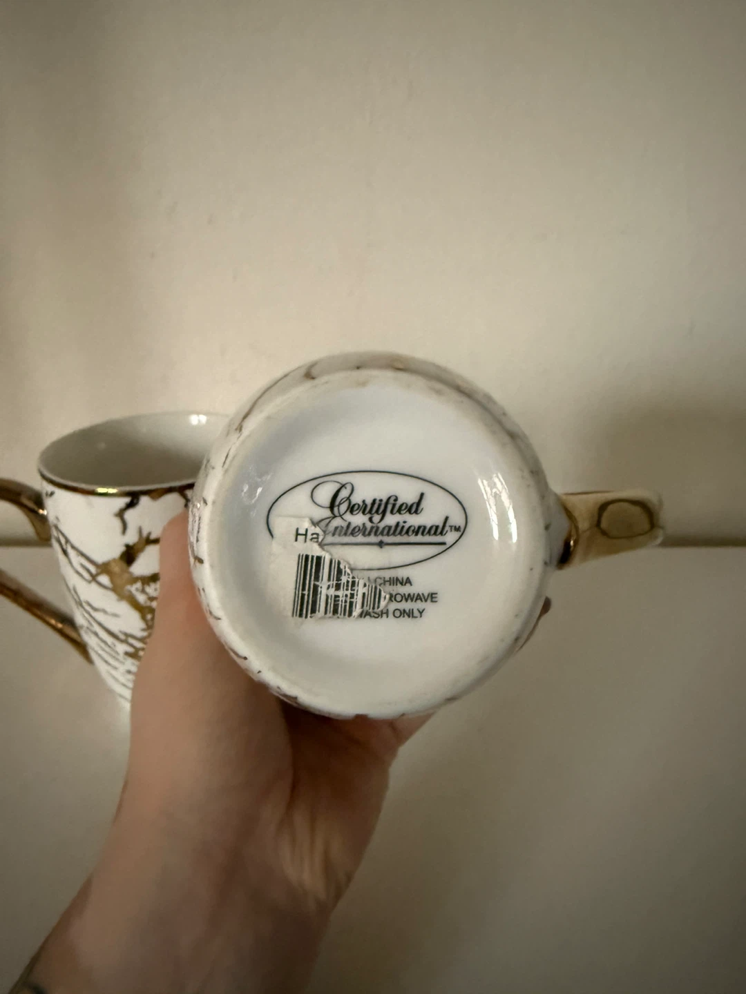 Two Certified International Marble and Gold Mugs - photo 2
