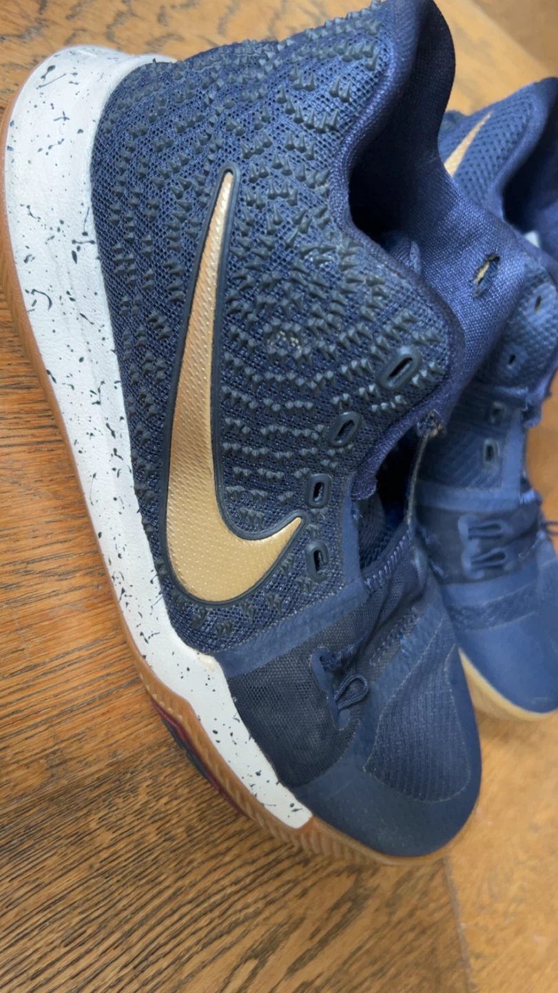 Nike Kyrie Basketball Shoes - photo 3