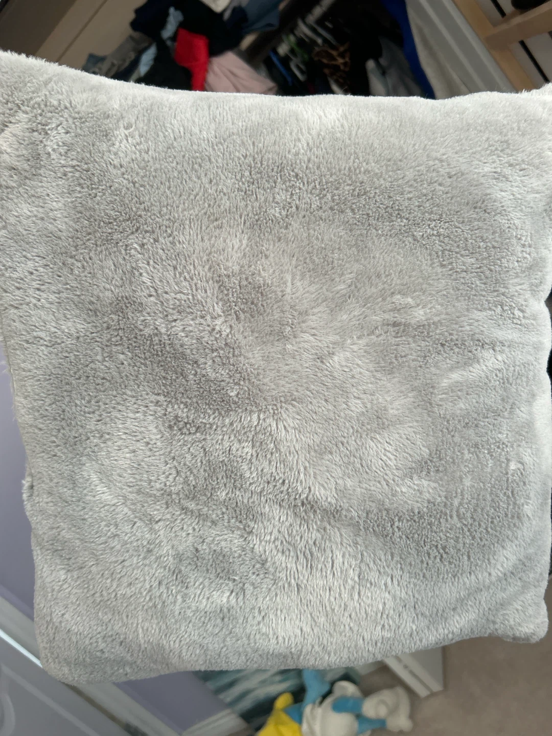 Assorted decorative pillows - photo 3