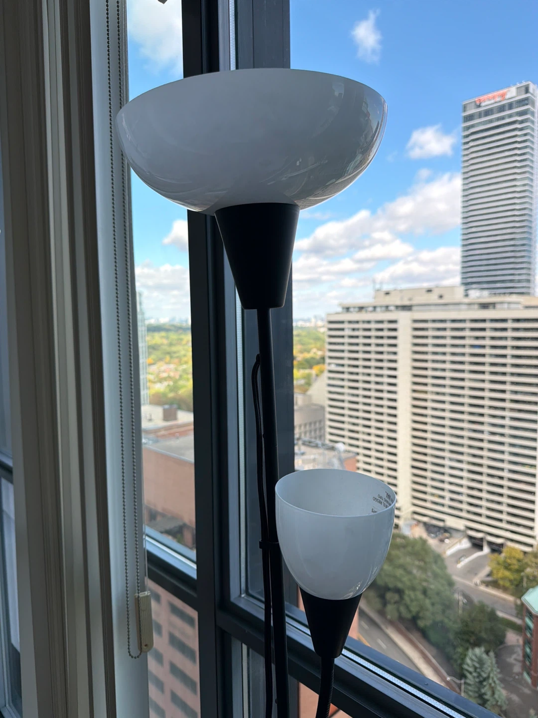 Black floor lamp - photo 2