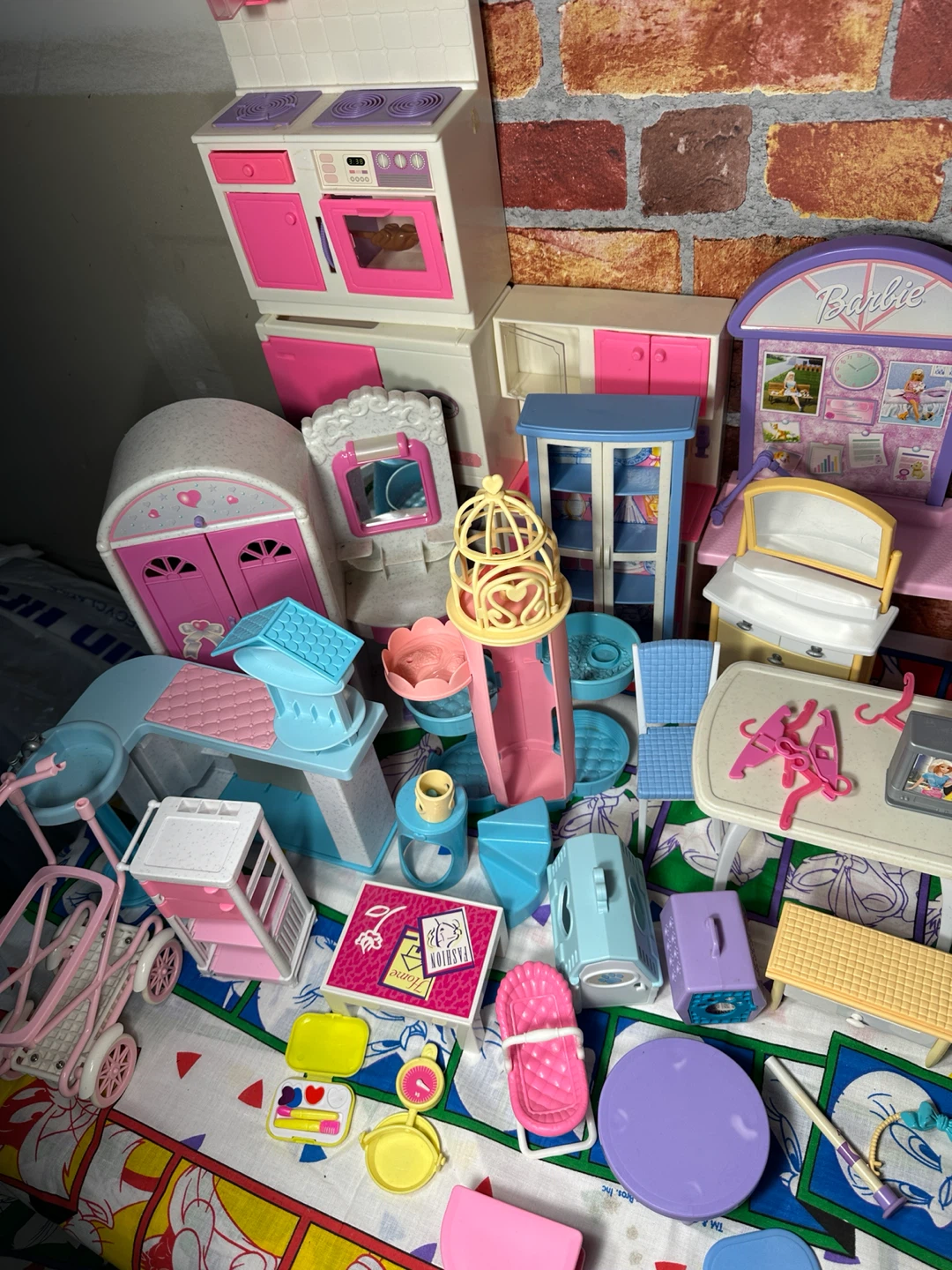 Large Collection of 1990s Barbie Dollhouse Furniture - photo 2
