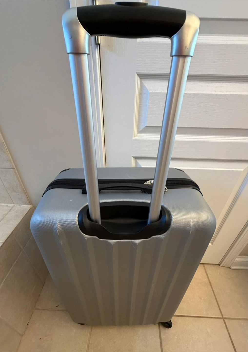 Large Silver Hardside Spinner Luggage - photo 2