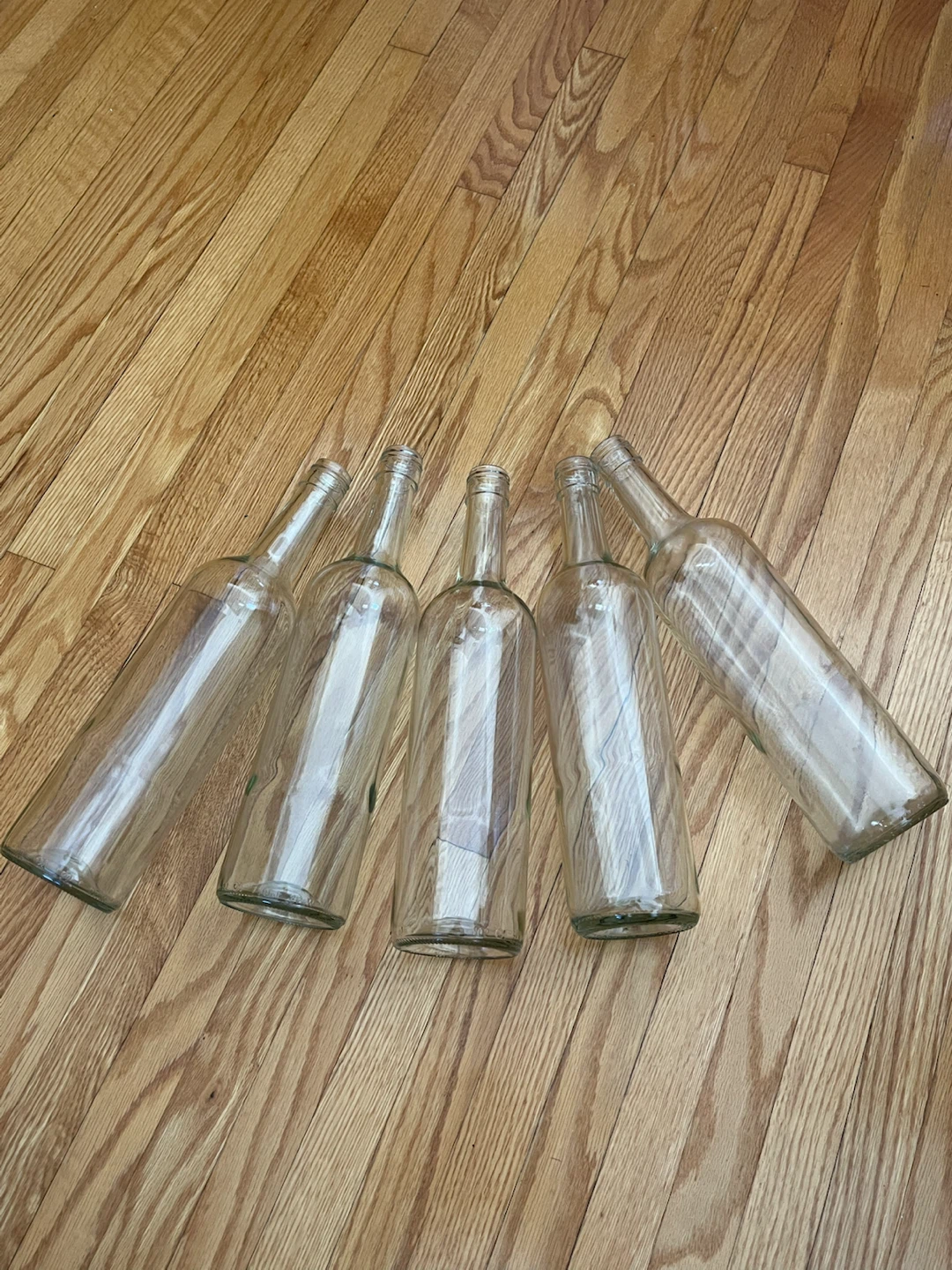 6 clear 750ml screw top wine bottles - photo 4