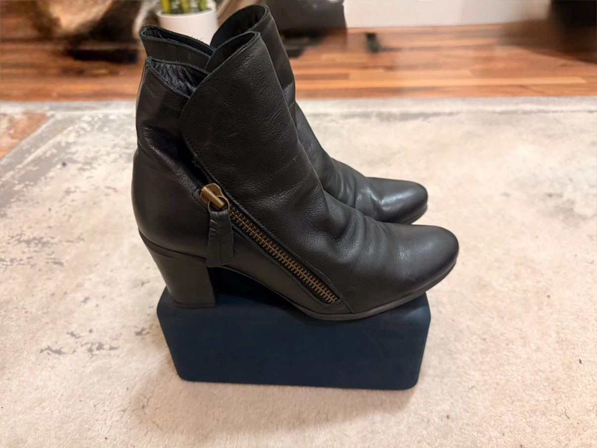 Bueno Black Leather Ankle Boots - photo 2