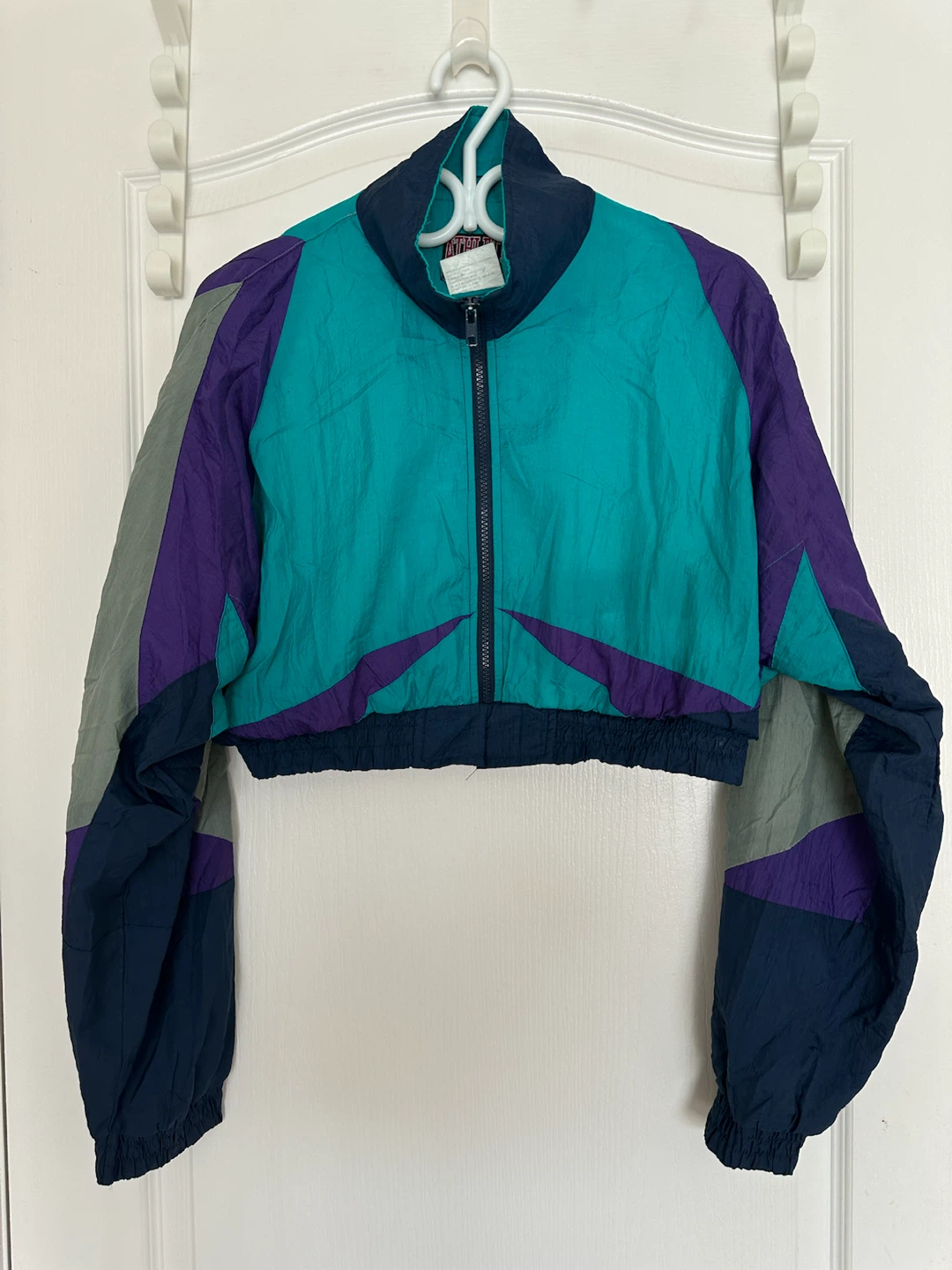 Athletic Works Women's Cropped Windbreaker Jacket