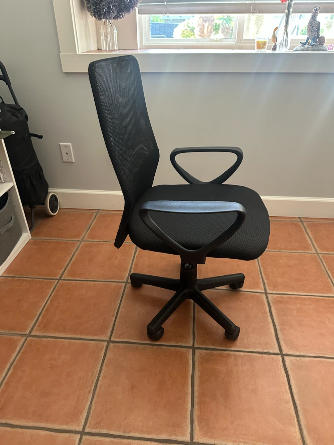 Black mesh office chair - photo 2