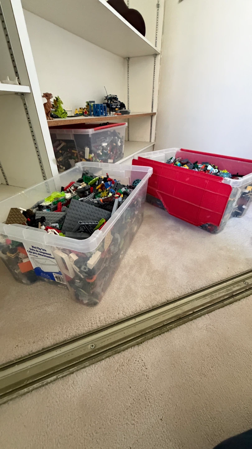 Large Collection of Assorted LEGO Bricks. Selling / container