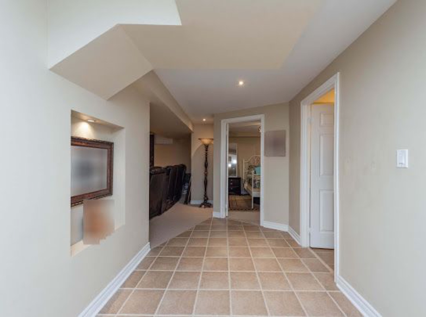 1 Bedroom Basement Argentia/Tenth Line/Derry November 1st