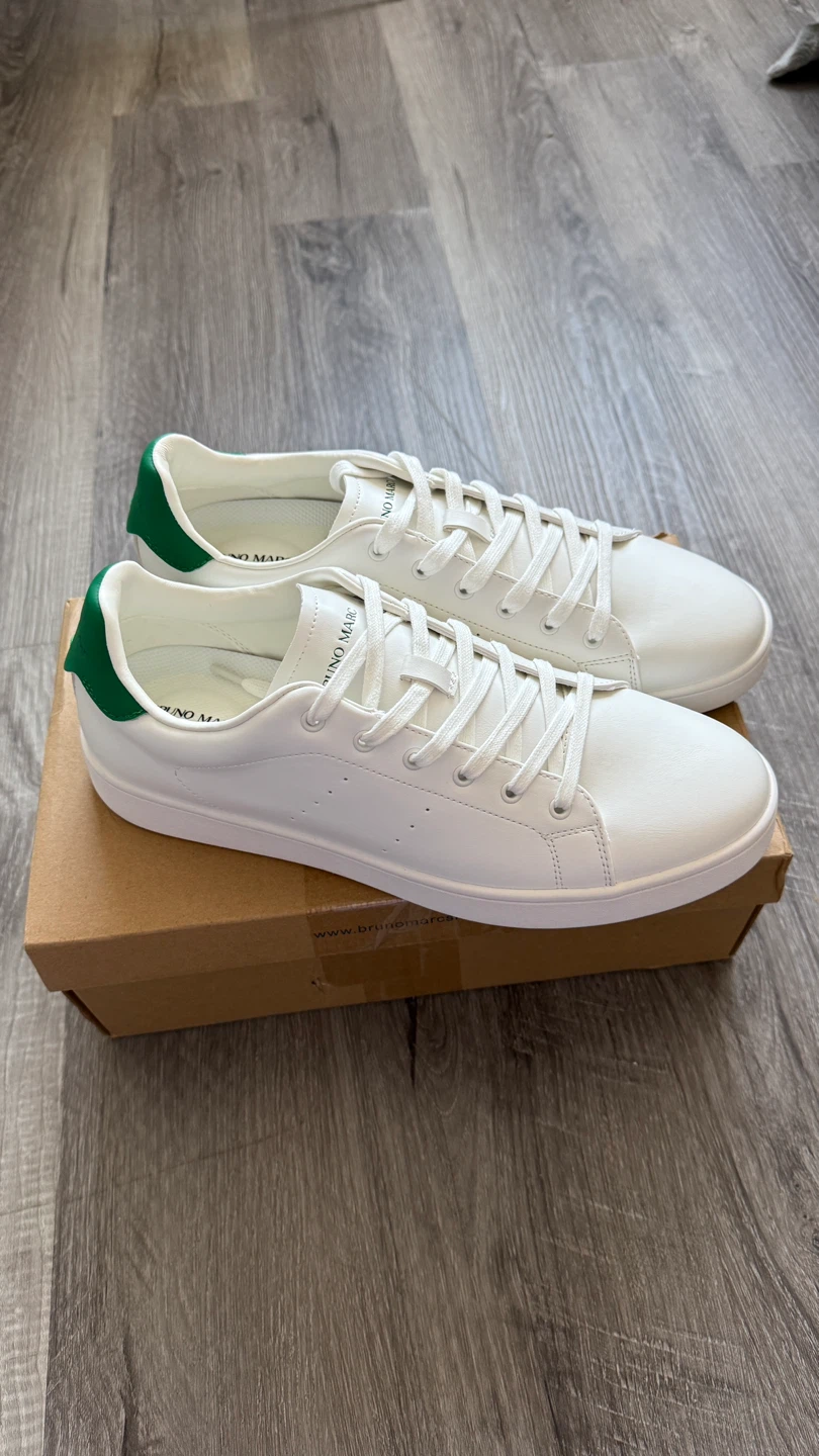 Size 10,5 US Bruno Marc Men's Sneakers