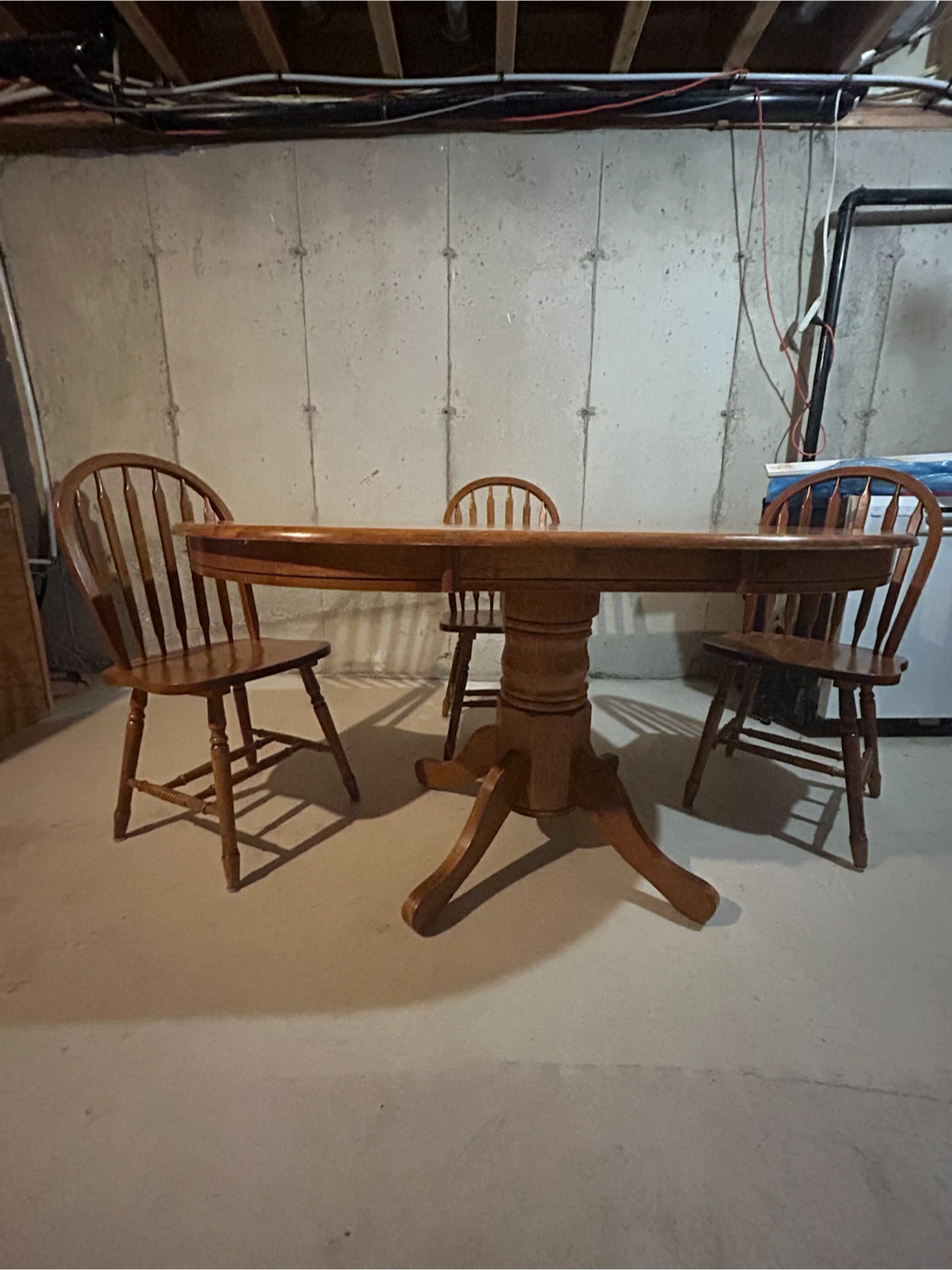 Solid wood dining table and 3 chairs - photo 2