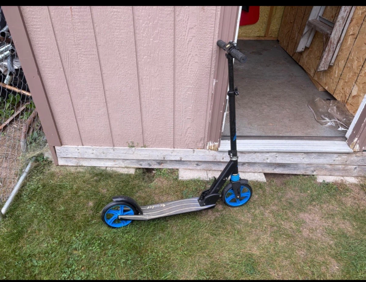 Foldable Black and Blue Kick Scooter - photo 2