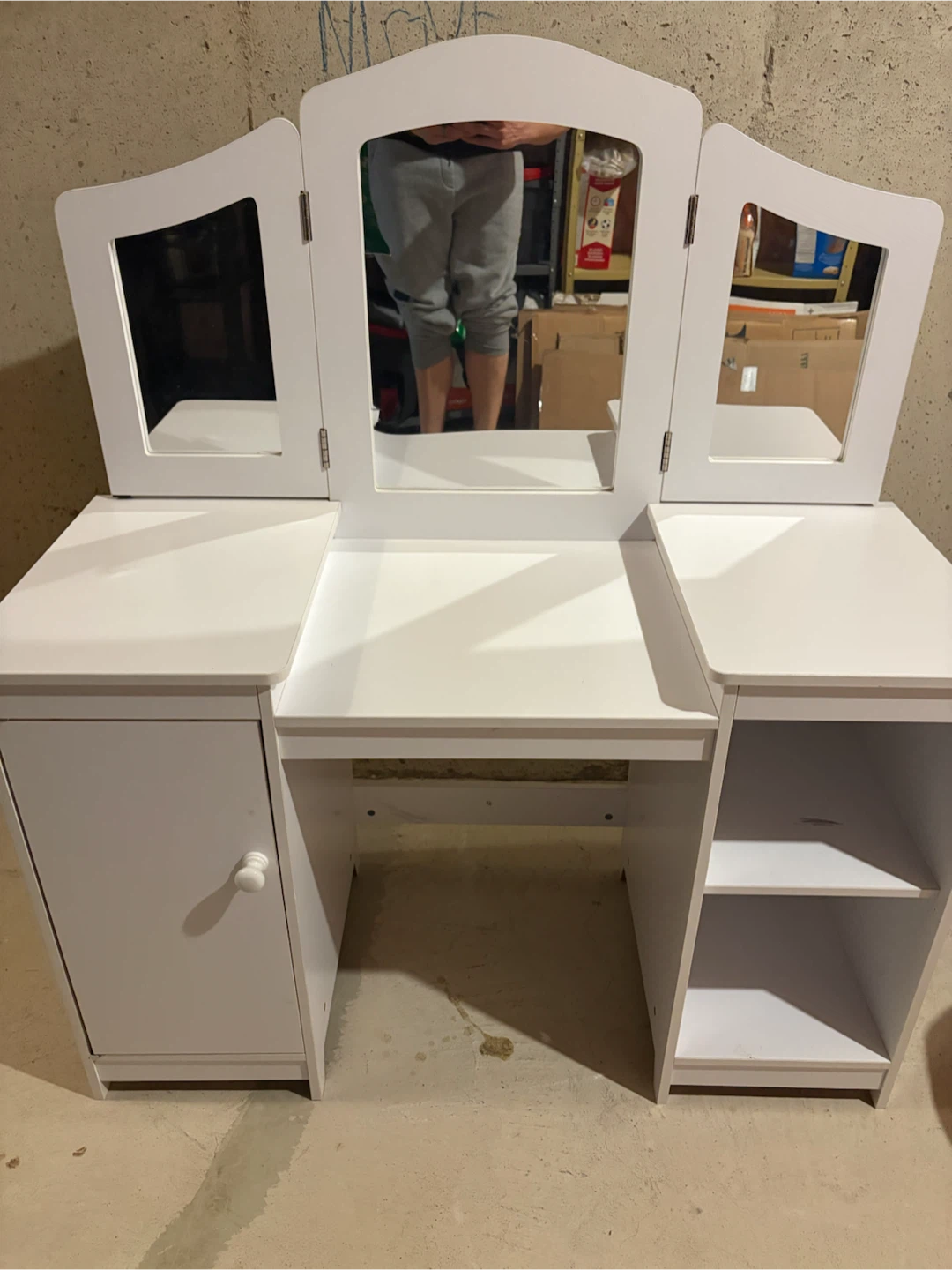 White children's vanity with trifold mirror