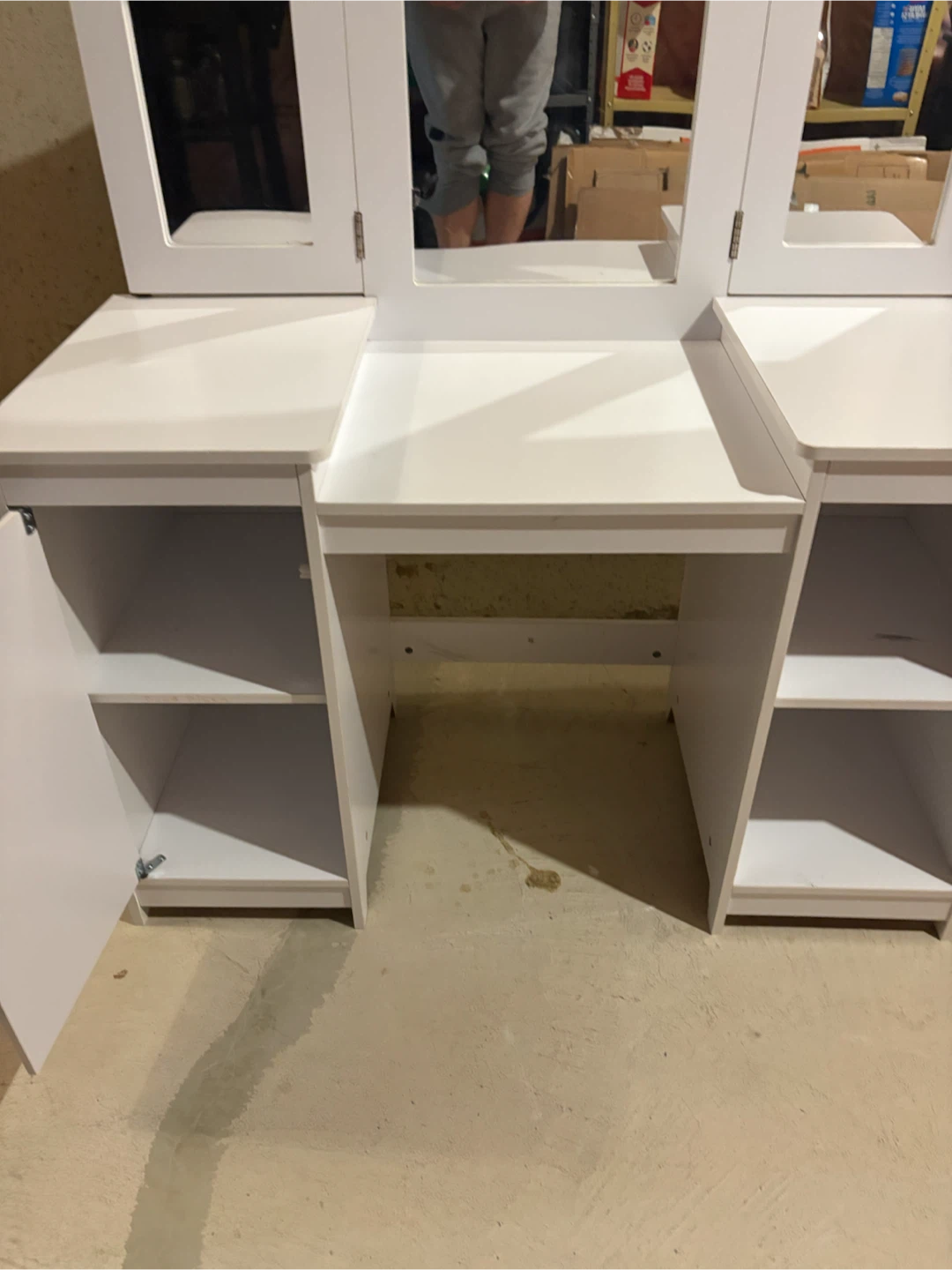 White children's vanity with trifold mirror - photo 2