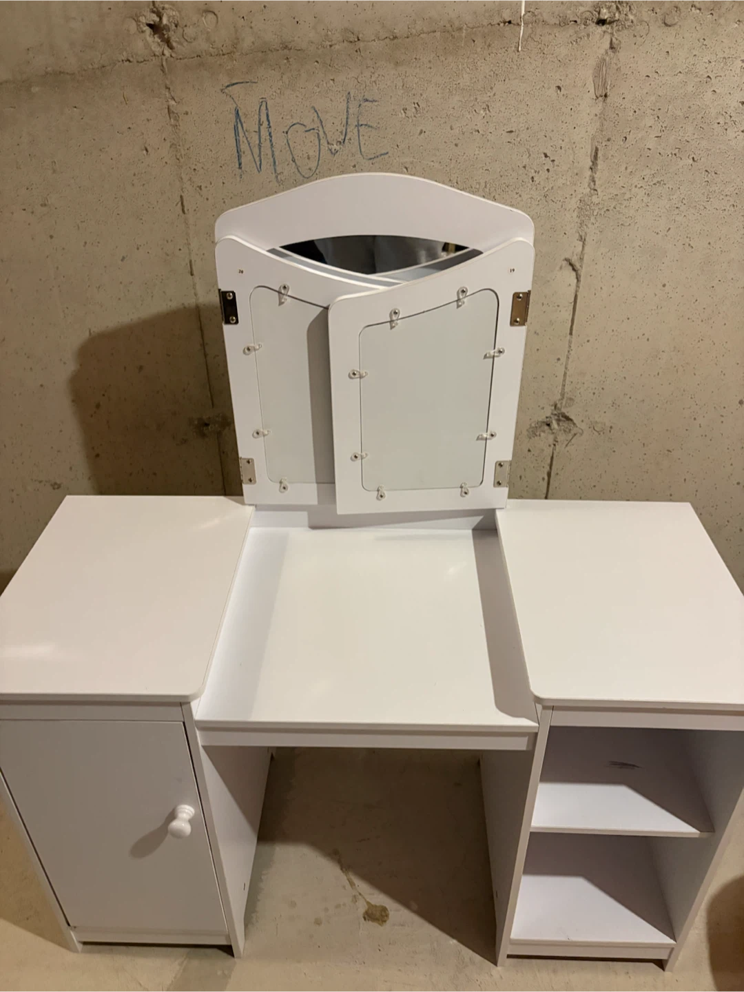 White children's vanity with trifold mirror - photo 3