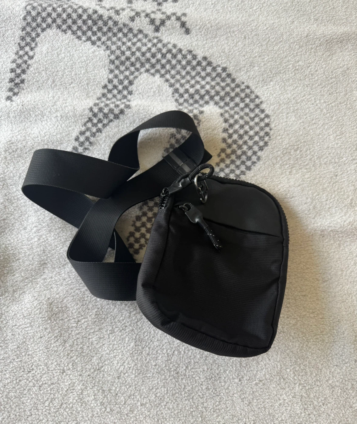 Black crossbody pouch bag - photo 3