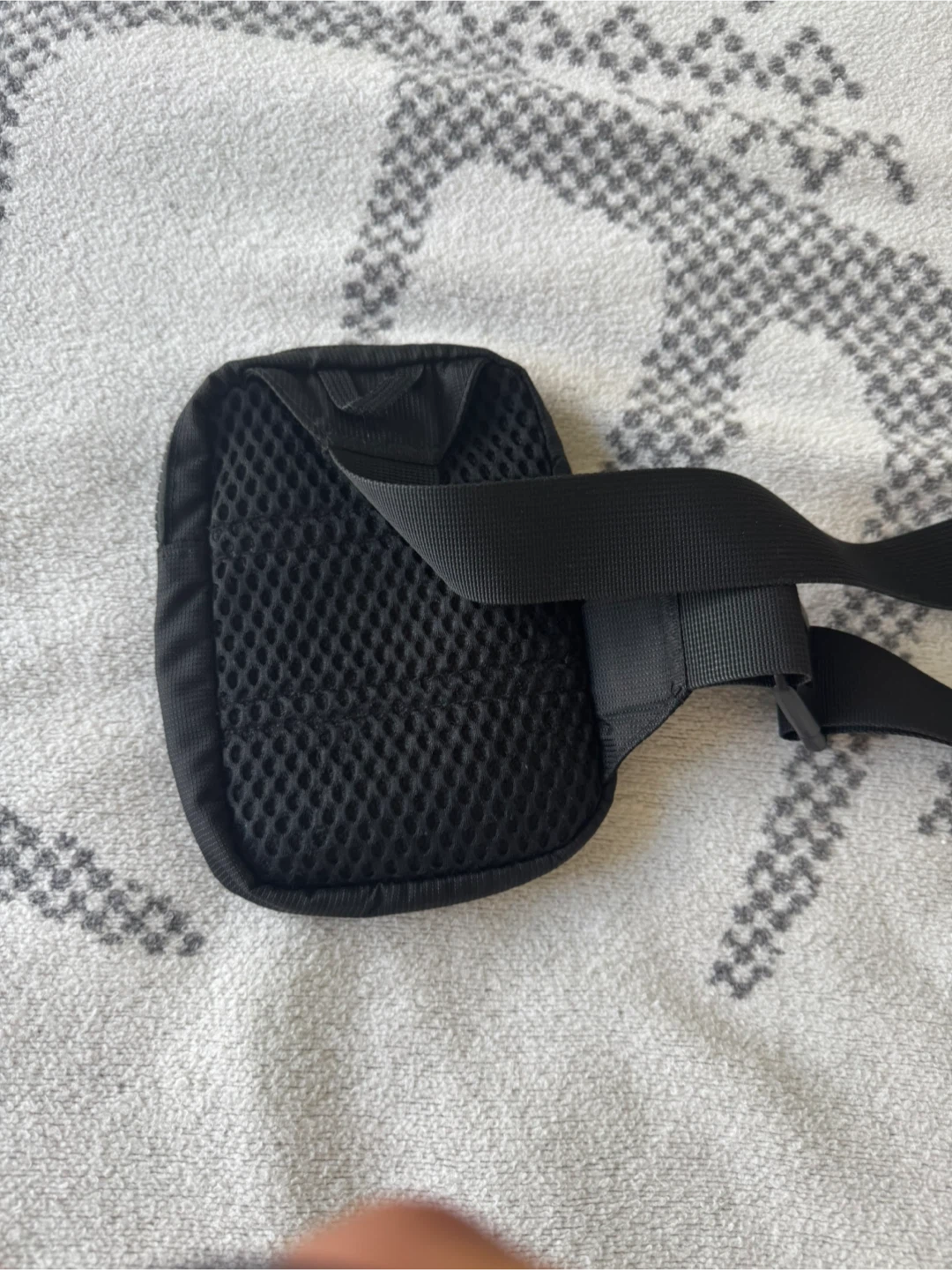 Black crossbody pouch bag - photo 4