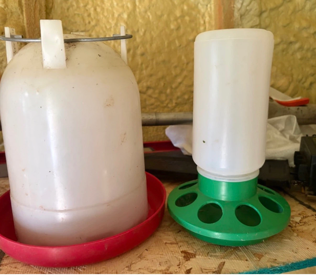 Poultry Waterer and Feeder Set