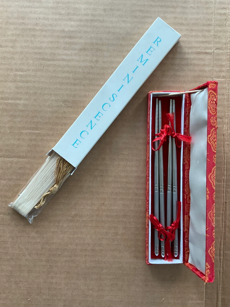 REMINISCENCE Paris Folding Hand Fan & Metal Chopsticks gift set - photo 2