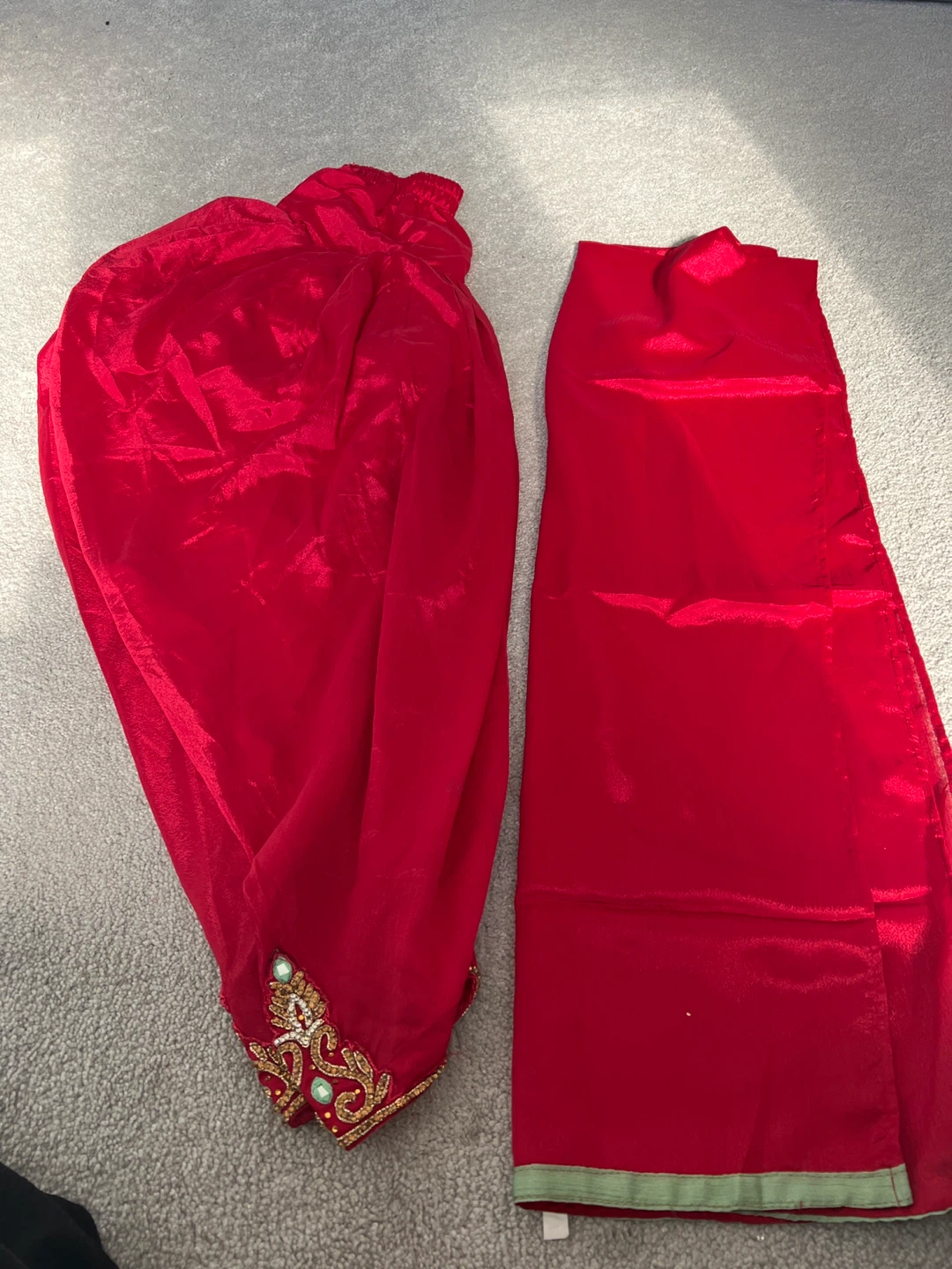 Traditional Indian Salwar Kameez Set - photo 2