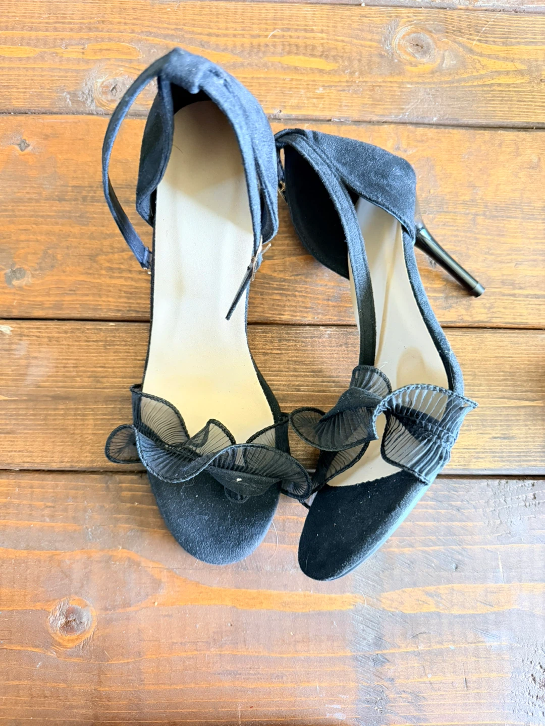 Black Ruffle Stiletto Heels - photo 2