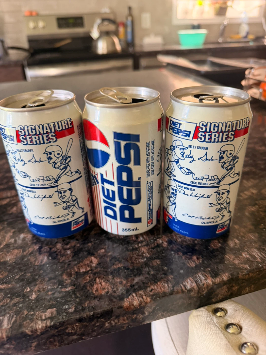 1992 Diet Pepsi MLB Signature Series Cans
