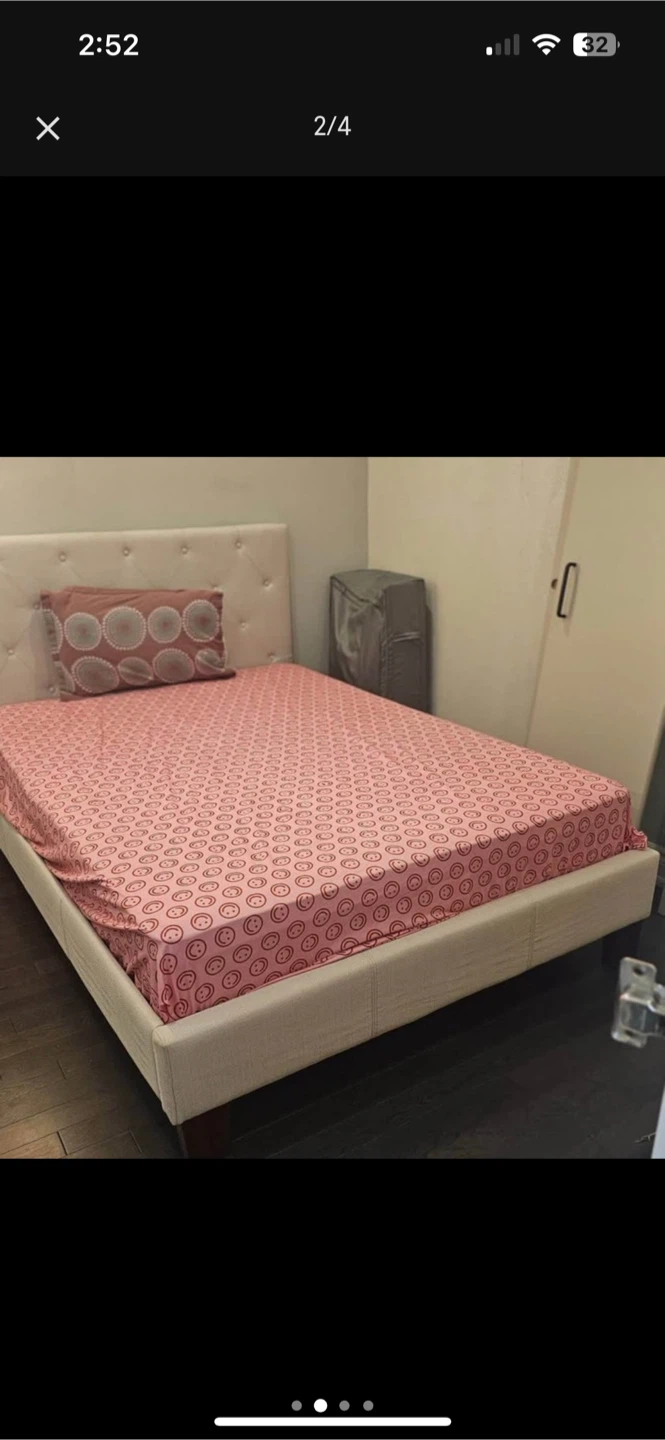 Tufted Upholstered Bed Frame